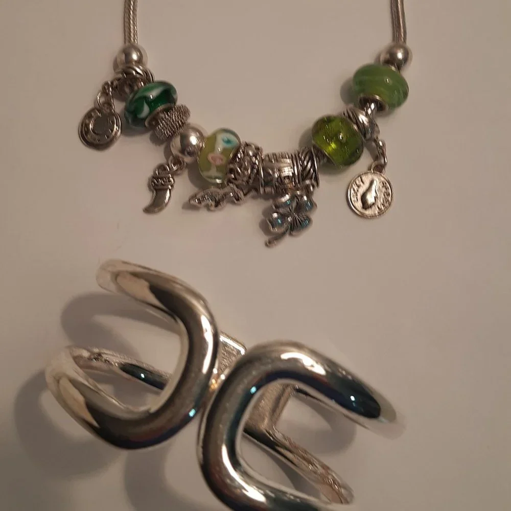 Charm Bracelet/Bangle - Picture 1 of 2